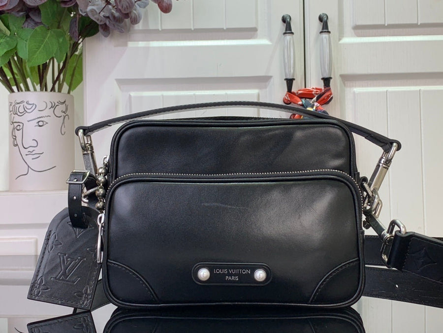 Classic shoulder bag